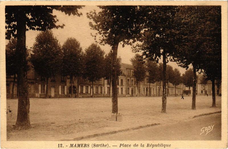 Carte postale ancienne Mamers Place de la Republique France à Mamers