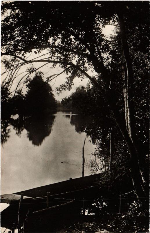 Carte postale ancienne La Chartre-sur-le-Loir La Riviere a La Charriere France à La Chartre-sur-le-Loir