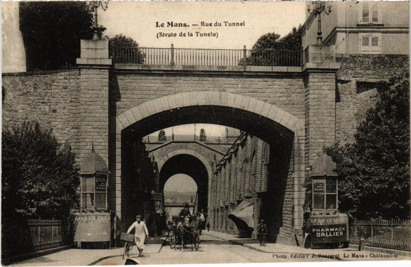 Carte postale ancienne Le Mans Rue du Tunnel France au Mans