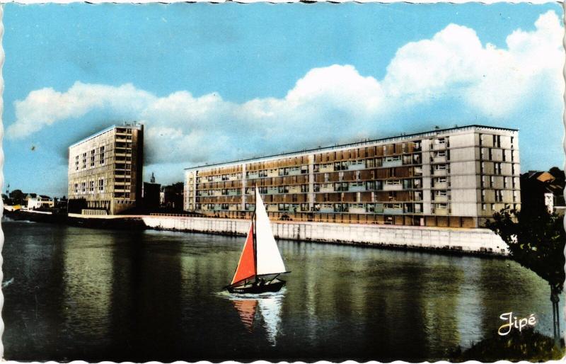 Carte postale ancienne Le Mans Vue Partielle sur le Port France au Mans