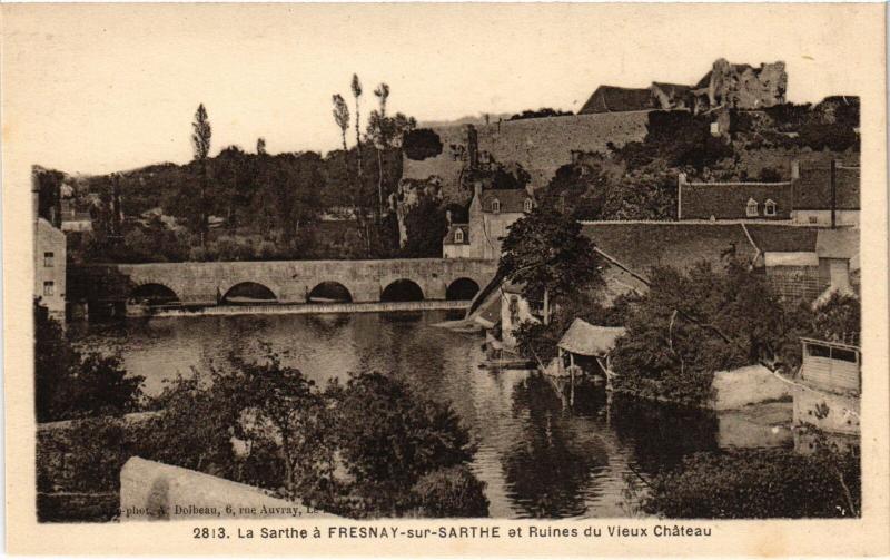 Carte postale ancienne Fresnay-sur-Sarthe La Sarthe - Ruines du Vieux Chateau France à Fresnay-sur-Sarthe