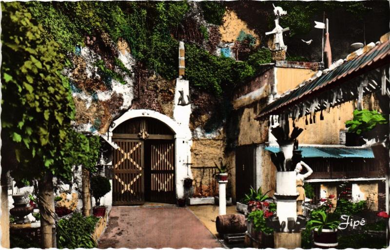 Carte postale ancienne Chateau du Loir - Cave Porcher France