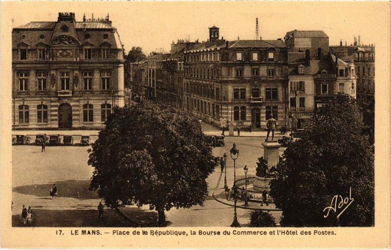 Carte postale ancienne Le Mans Place de la Republique France au Mans