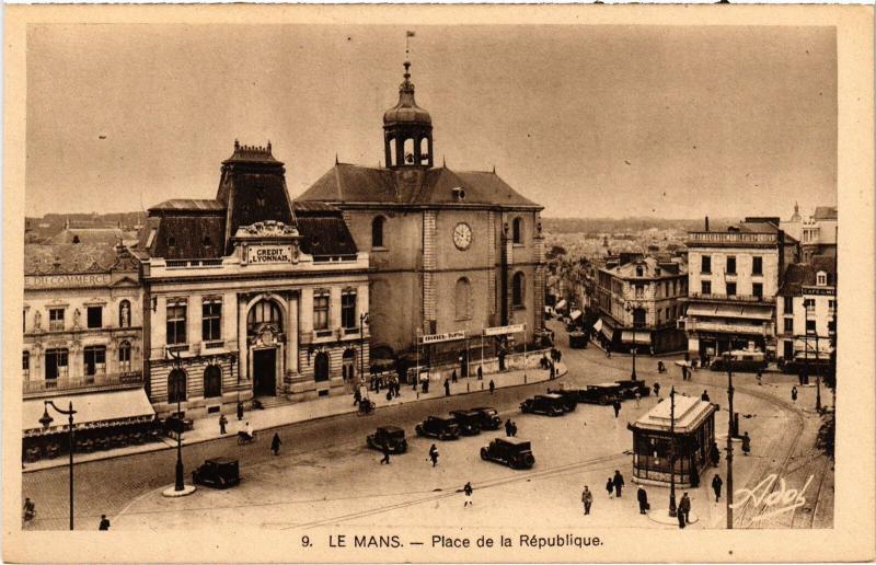 Carte postale ancienne Le Mans Place de la republique France au Mans