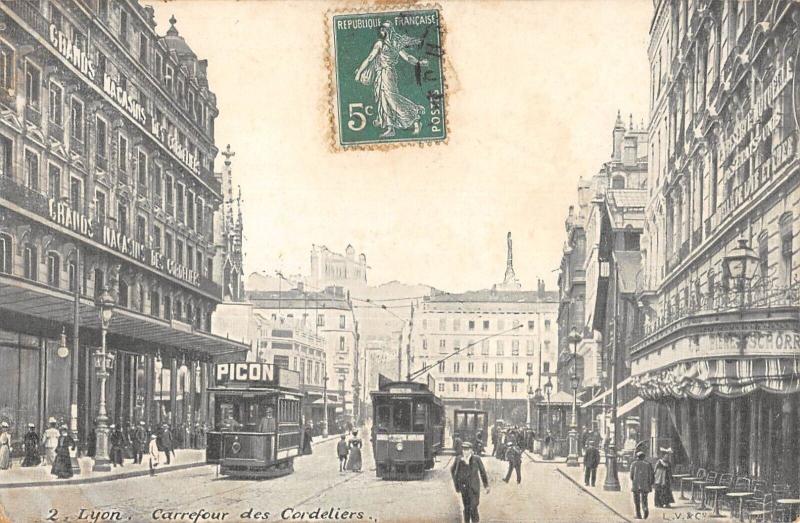 Carte postale ancienne Lyon - Carrefour Des Cordeliers à Lyon