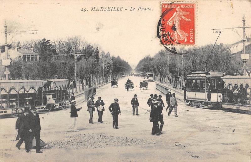 Carte postale ancienne Marseille - Le Prado - Tramway à Marseille