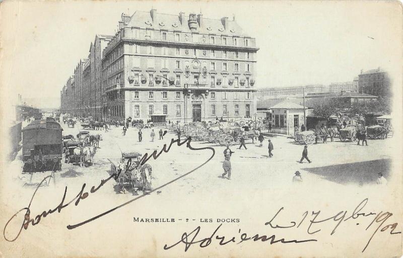 Carte postale ancienne Marseille - Les Docks à Marseille