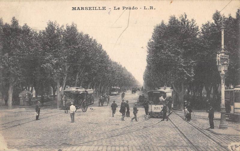 Carte postale ancienne Marseille - Le Prado - Tramway à Marseille