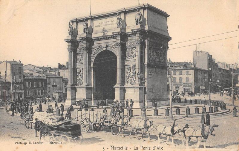 Carte postale ancienne Marseille - La Porte D'Aix - Attelage Multiple à Marseille