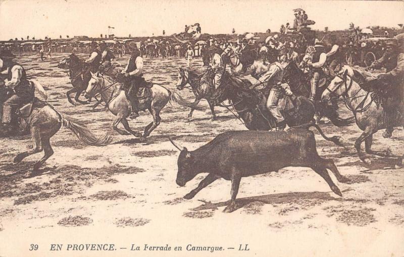 Carte postale ancienne En Provence - La Ferrade En Camargue