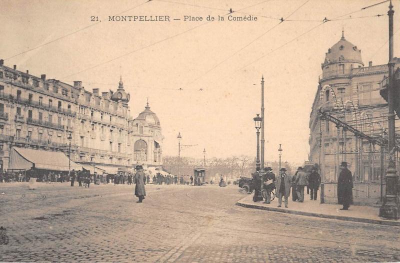 Carte postale ancienne Montpellier - Place De La Comedie à Montpellier