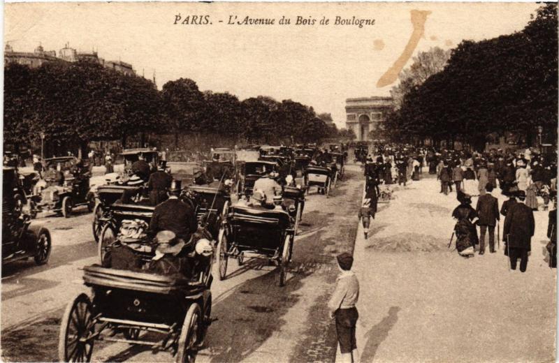 Carte postale ancienne L'Avenue du Bois de Boulogne à Paris 16e