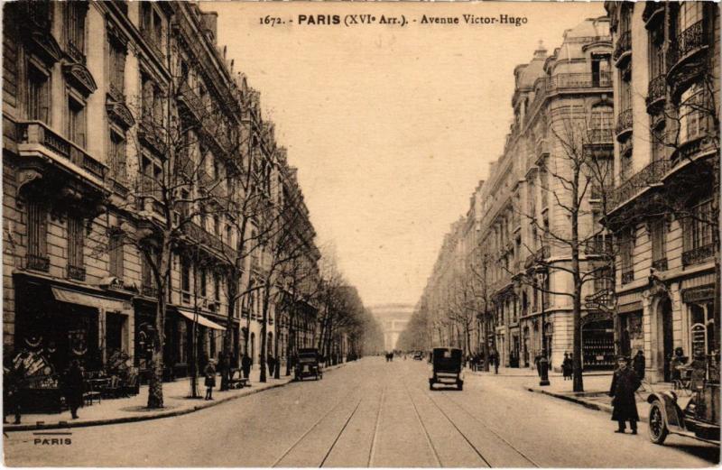 Carte postale ancienne Avenue Victor-Hugo à Paris 16e