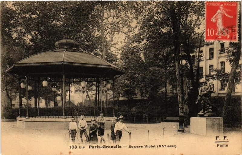 Carte postale ancienne Grenelle - Square Violet à Paris 15e