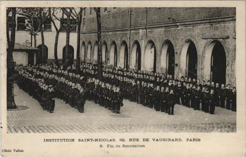 Carte postale ancienne Institution Saint-Nicolas - Rue de Vaugirard - Fin de Récréation à Paris 6e