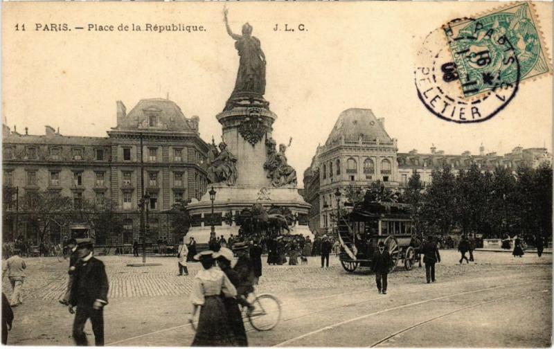 Carte postale ancienne Paris 11e - Place de la République à Paris 11e