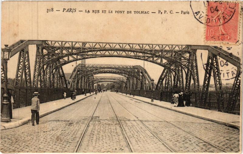 Carte postale ancienne Paris 13e Paris-La Rue et le Pont de Tolbiac à Paris 13e