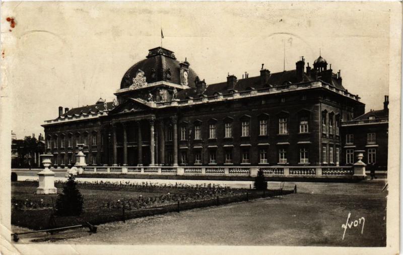 Carte postale ancienne Paris 7e-Ecole Mlitaire à Paris 7e