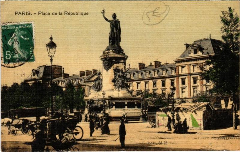 Carte postale ancienne Paris 11e - Place de la République à Paris 11e