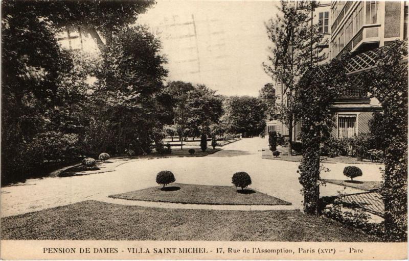Carte postale ancienne Pension de Dames - Villa Saint-Michel - Rue de l'Assomption - Parc à Paris 16e