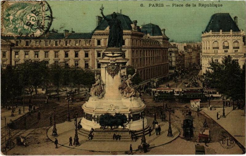Carte postale ancienne Paris 11e - Place de la République à Paris 11e