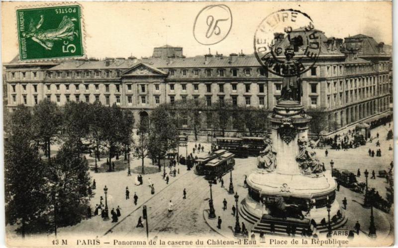 Carte postale ancienne Paris 11e - Place de la République à Paris 11e
