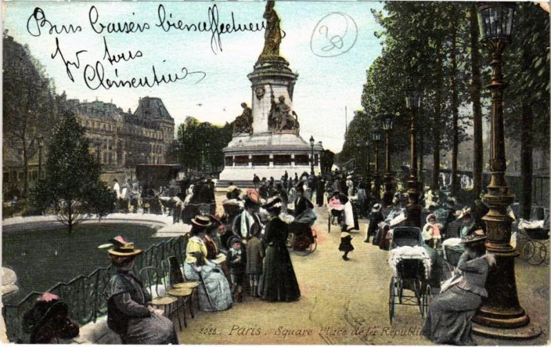Carte postale ancienne Paris 11e - Place de la République à Paris 11e