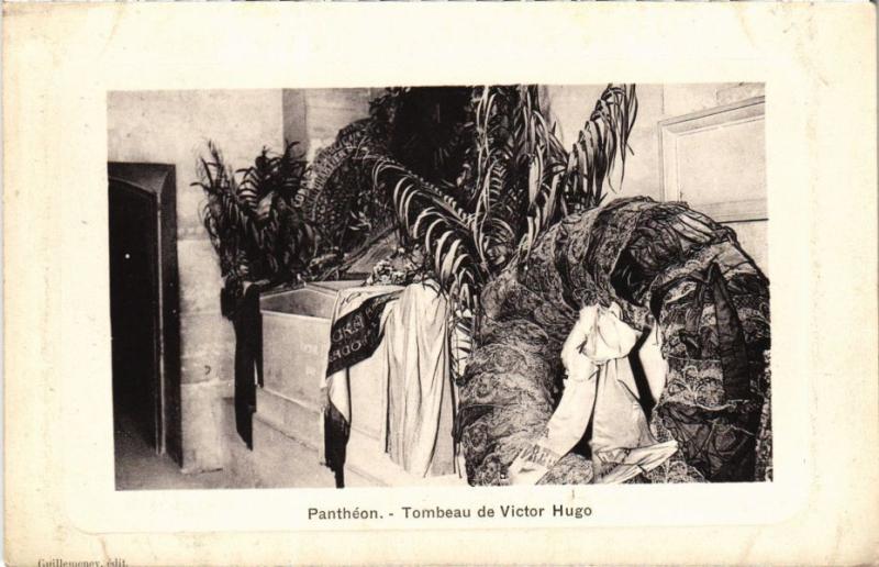 Carte postale ancienne Paris 5e - Pantheon, Tombeau de Victor Hugo à Paris 5e