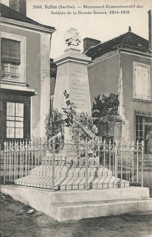Carte postale ancienne Monument Commémoratif des Soldats de la Grande Guerre 1914-1918 à Dollon