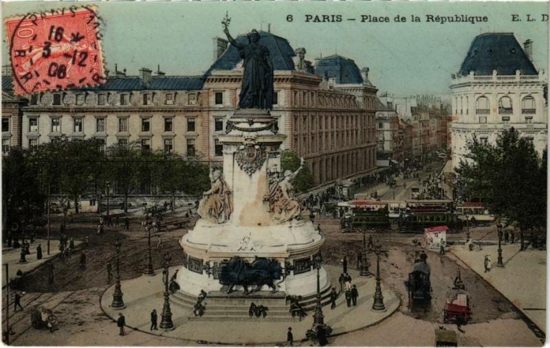 Carte postale ancienne Paris 11e - Place de la République à Paris 11e