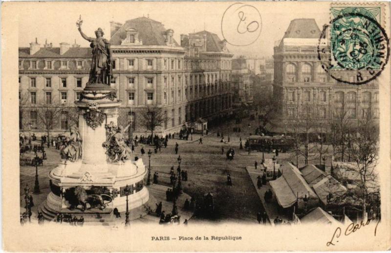 Carte postale ancienne Paris 11e - Place de la République à Paris 11e