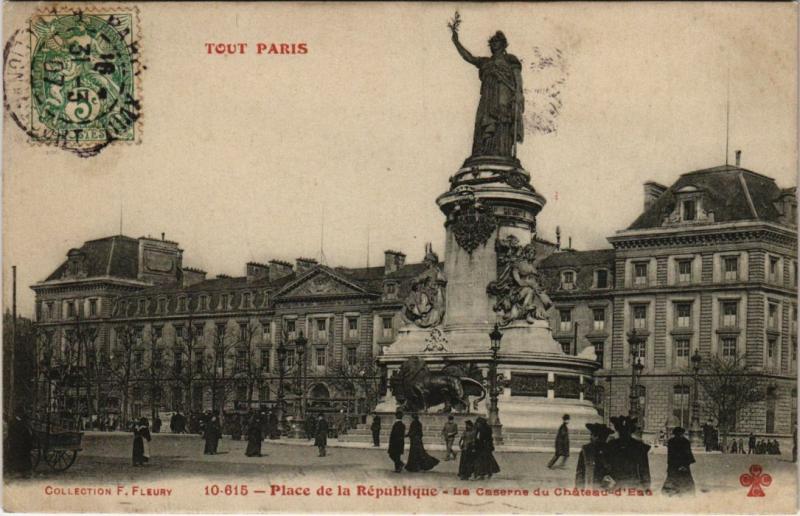 Carte postale ancienne Paris 3e - Place de la République à Paris 3e