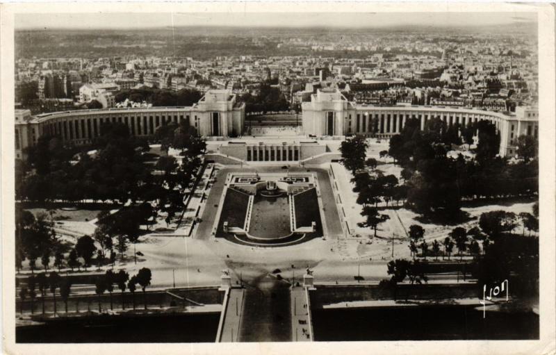 Carte postale ancienne Le palais de Chaillot à Paris 7e