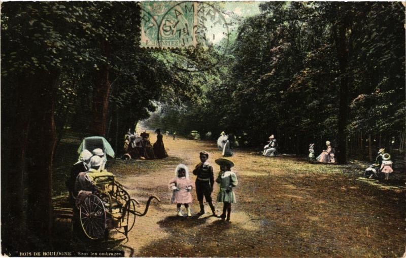 Carte postale ancienne Bois de Boulogne - Sous les ombrages à Paris 16e
