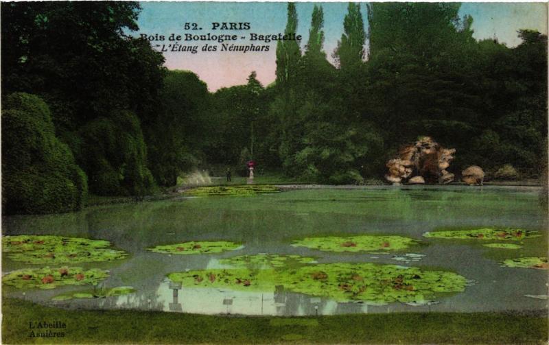 Carte postale ancienne Bois de Boulogne - Bagatelle - L'Etang des Nénuphars à Paris 16e