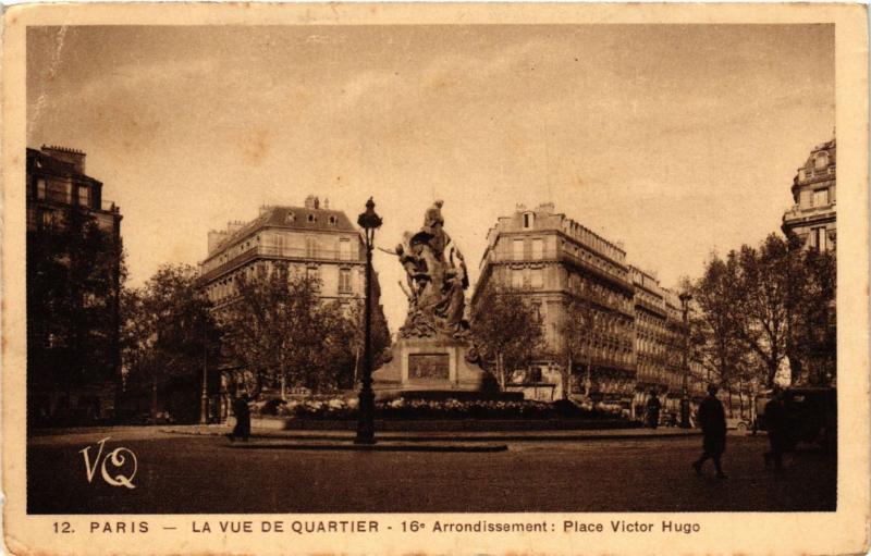 Carte postale ancienne Place Victor Hugo à Paris 16e