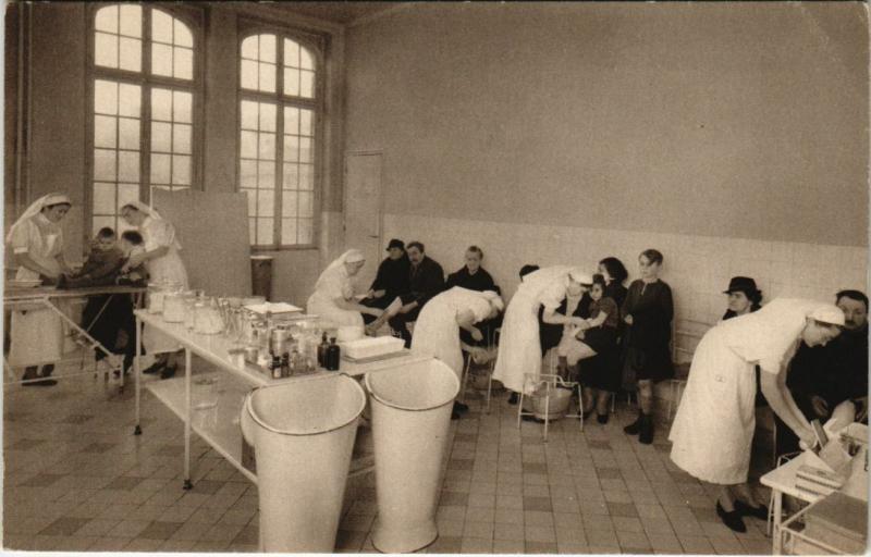 Carte postale ancienne Hôpital de la Croix Saint-Simon à Paris 20e