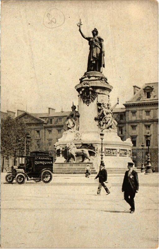 Carte postale ancienne Paris 11e - Statue de la République à Paris 11e