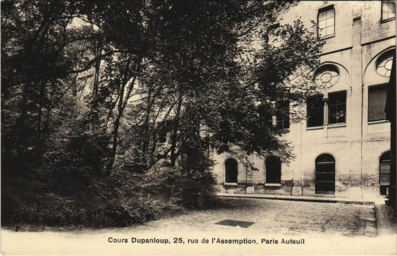 Carte postale ancienne Cours Dupanloup - Rue de l'Assomption à Paris 16e