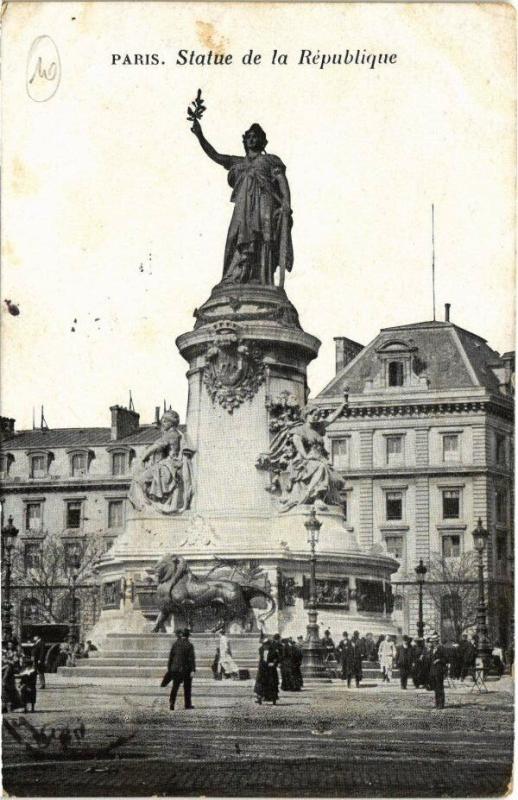 Carte postale ancienne Paris 11e - Statue de la République à Paris 11e