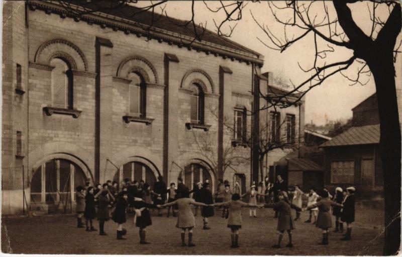 Carte postale ancienne Oeuvre de la Croix Saint-Simon à Paris 20e