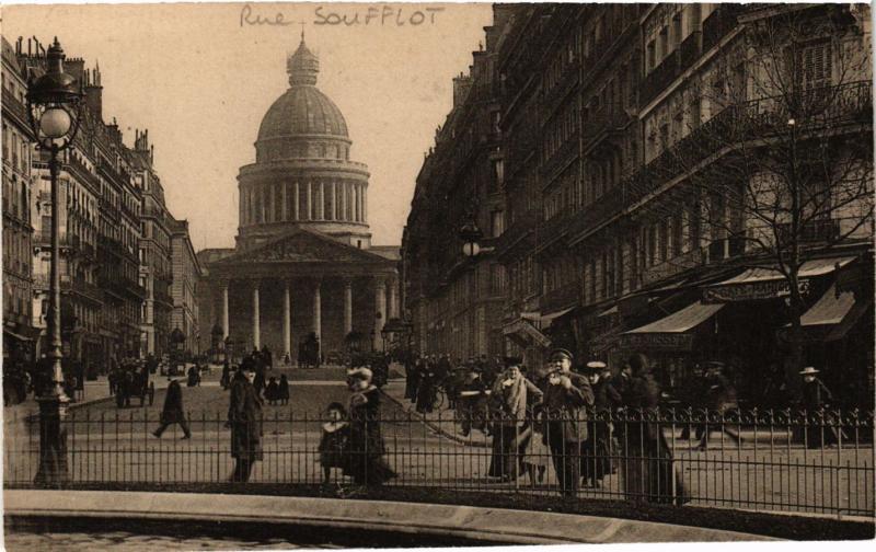 Carte postale ancienne Paris 5e-Rue Soufflot à Paris 5e