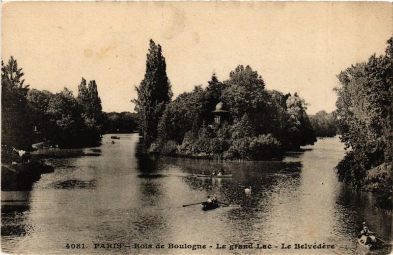 Carte postale ancienne Bois de Boulogne - Le Grand Lac - Le Belvédère à Paris 16e