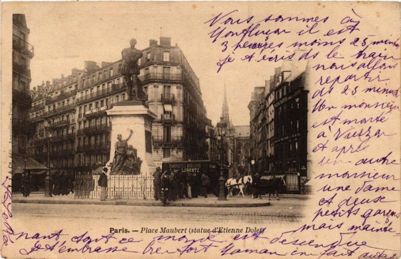 Carte postale ancienne Paris 5e-Statue d'Etienne Dolet-Place Maubert à Paris 5e