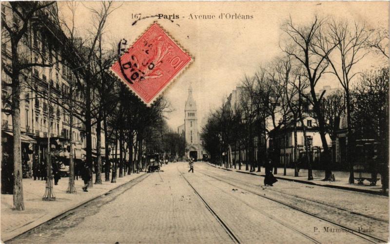 Carte postale ancienne Avenue d'Orléans - Eglise de Montrouge à Paris 14e