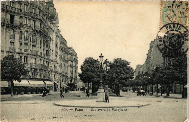 Carte postale ancienne Boulevard de Vaugirard à Paris 15e