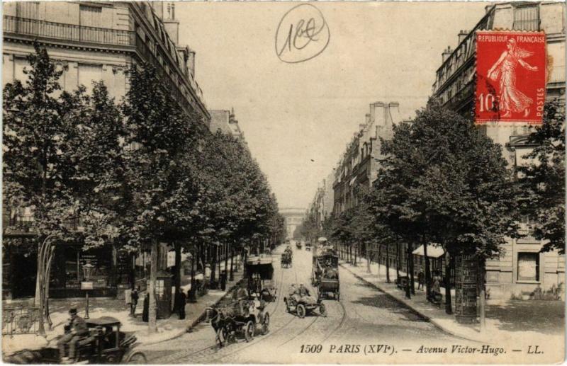 Carte postale ancienne Avenue Victor-Hugo à Paris 16e