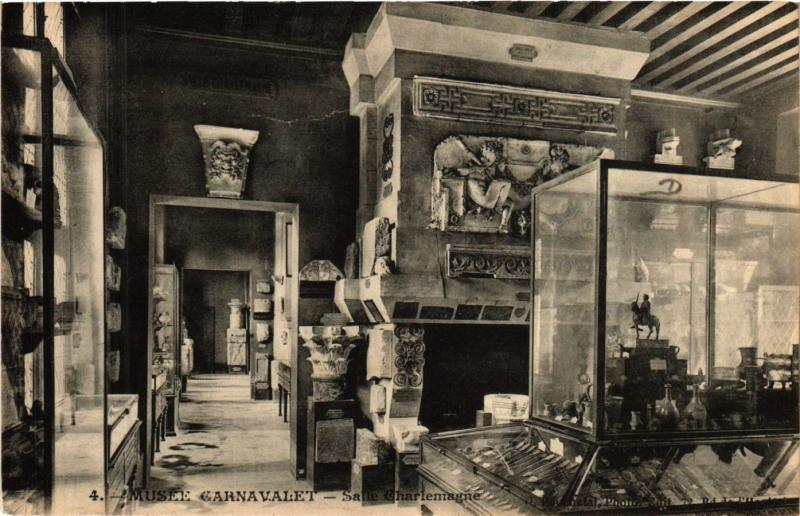 Carte postale ancienne Paris 3e Paris-Musée Carnavalet-Salle Chariemagne à Paris 3e