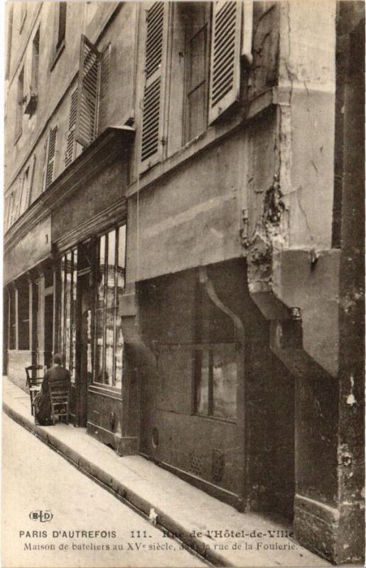 Carte postale ancienne Paris 4e - Rue de l'Hotel de Ville à Paris 4e