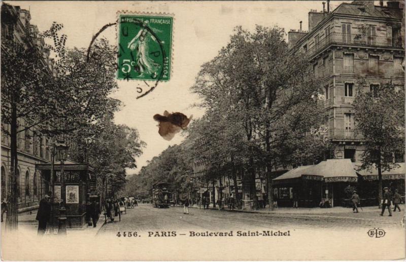 Carte postale ancienne Paris 5e - 4456. Boulevard Saint-Michel à Paris 5e